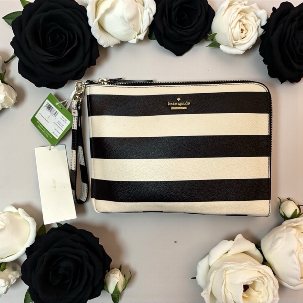 ♠️KATE SPADE♠️Quentin Stripe Wristlet Pouch w/Builtin iPhone Charger/NWT